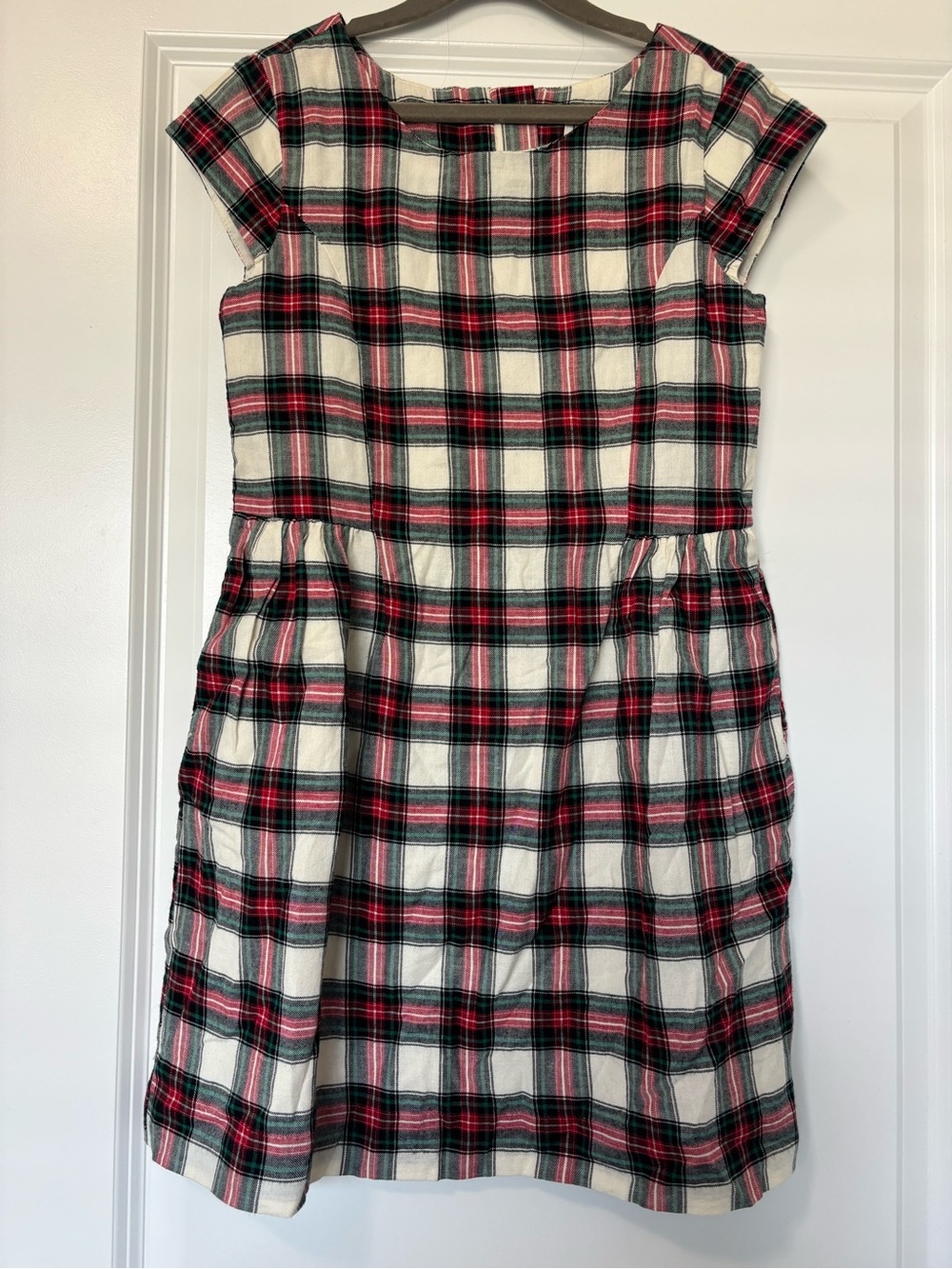 Gap Kids Girls Red, Green & Cream Plaid Sleeveless Dress NWT size large / 10